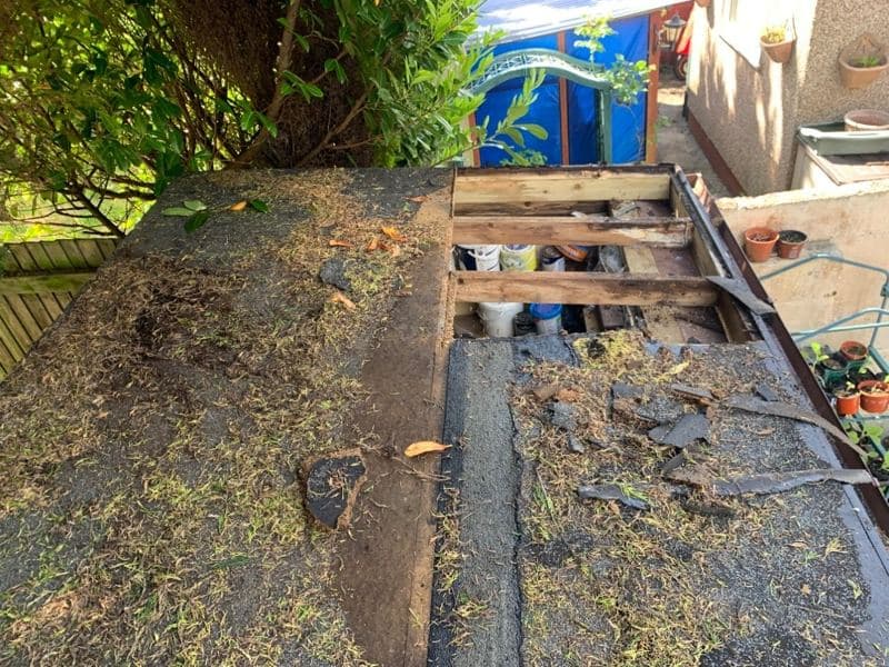 Flat roof with the old covering stripped off