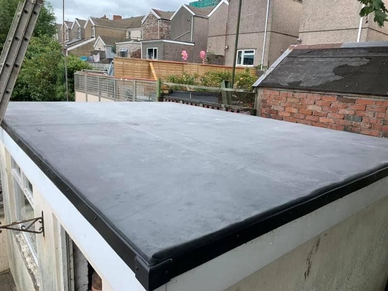 Finished rubber flat roof on the extension
